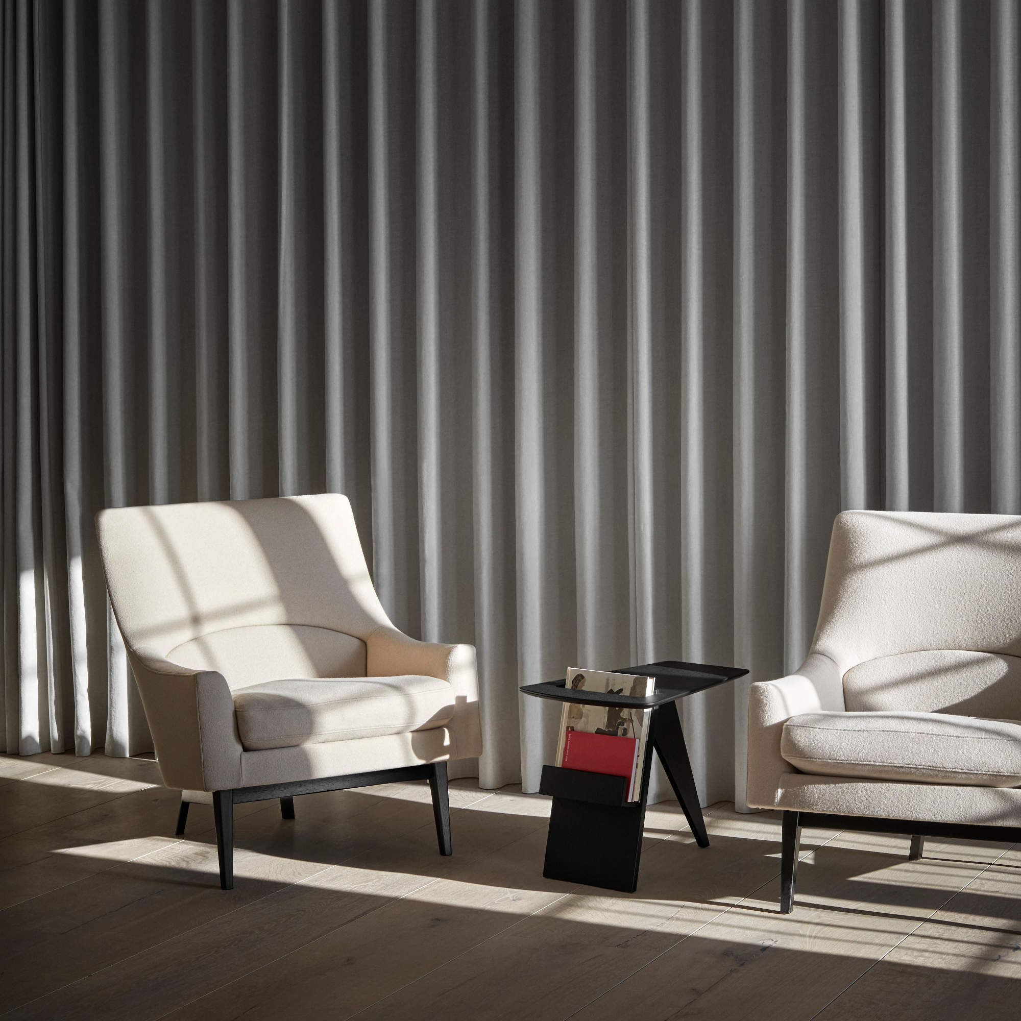Magazine 6500 Side Table - Oak Black Lacquered/FSC Mix 70%-5