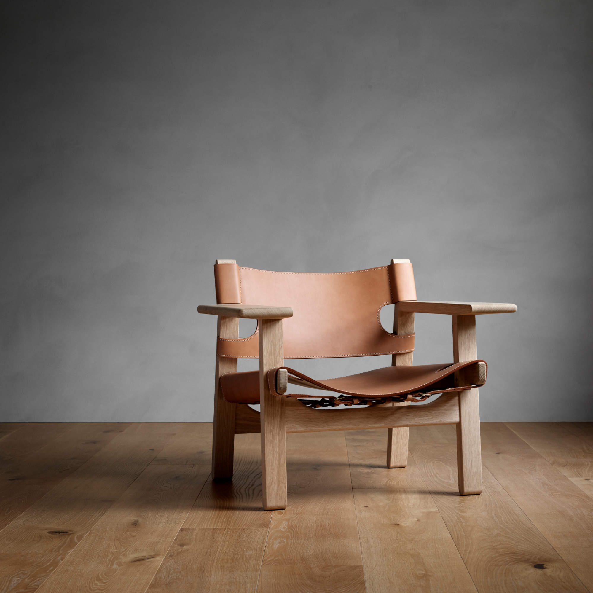 The Spanish 2226 Armchair - Oak Soap/Cognac Leather-3