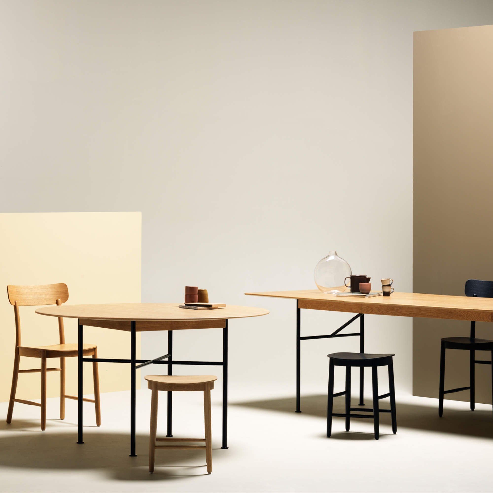 Figurine 45 Stool - Lacquered Oak-5