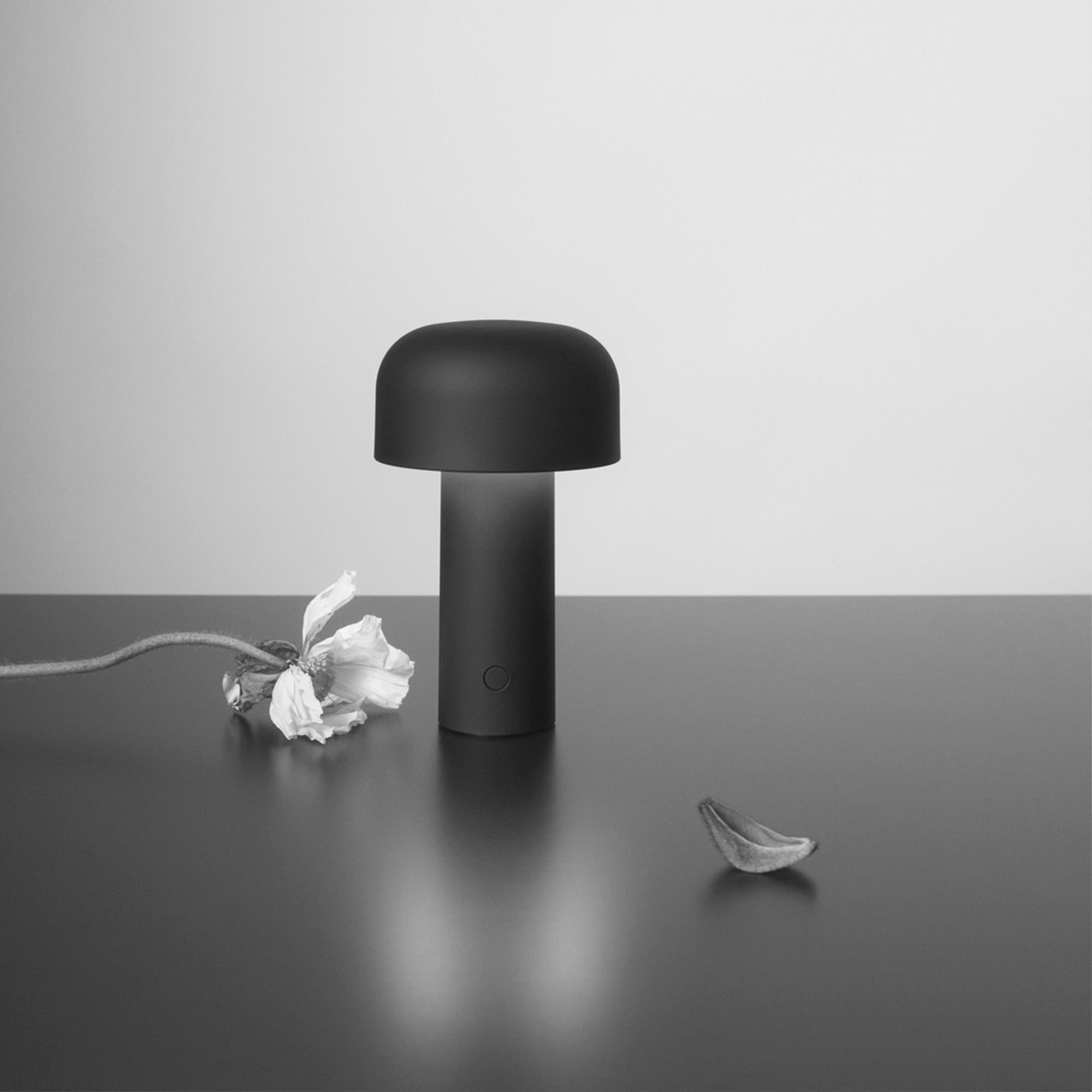 Bellhop Table Lamp - Matte Black-3