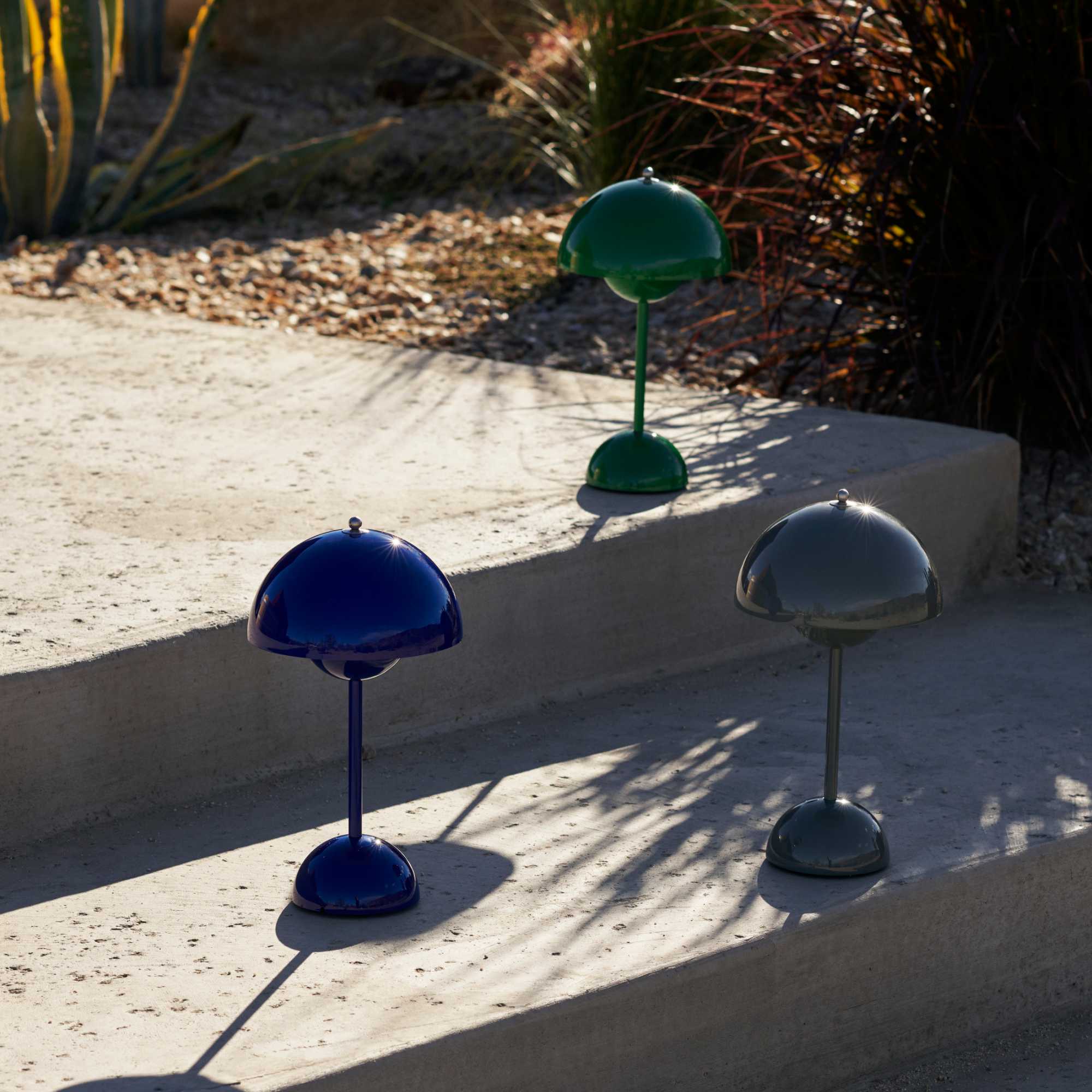 Flowerpot VP9 Portable Table Lamp - Cobalt Blue-5