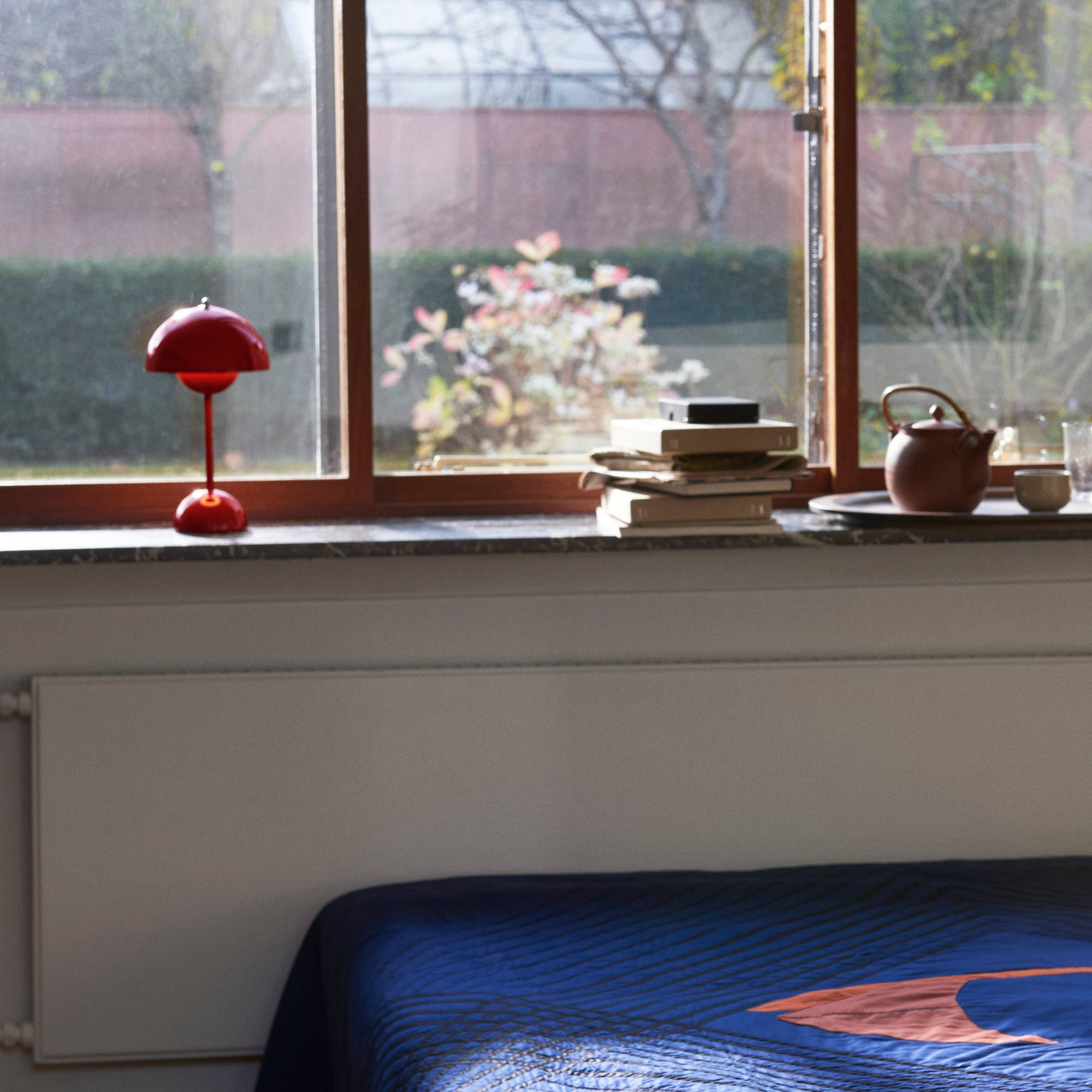 Flowerpot VP9 Portable Table Lamp - Vermilion Red