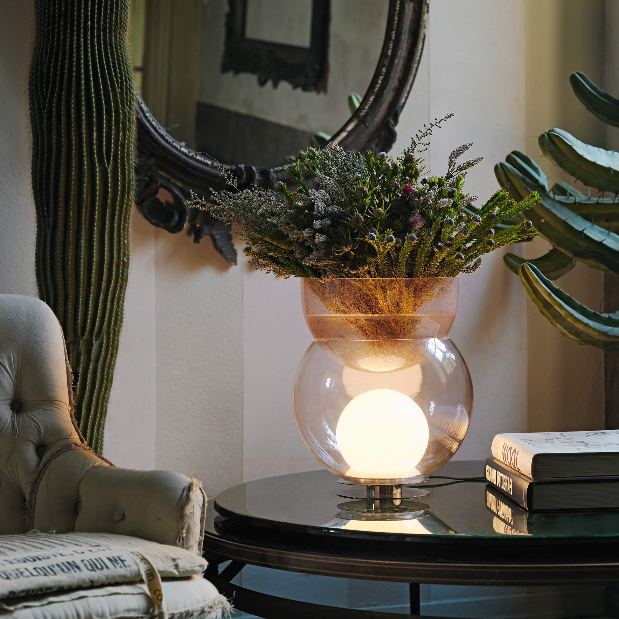 Giova Medium Table Lamp - Gold/Grey