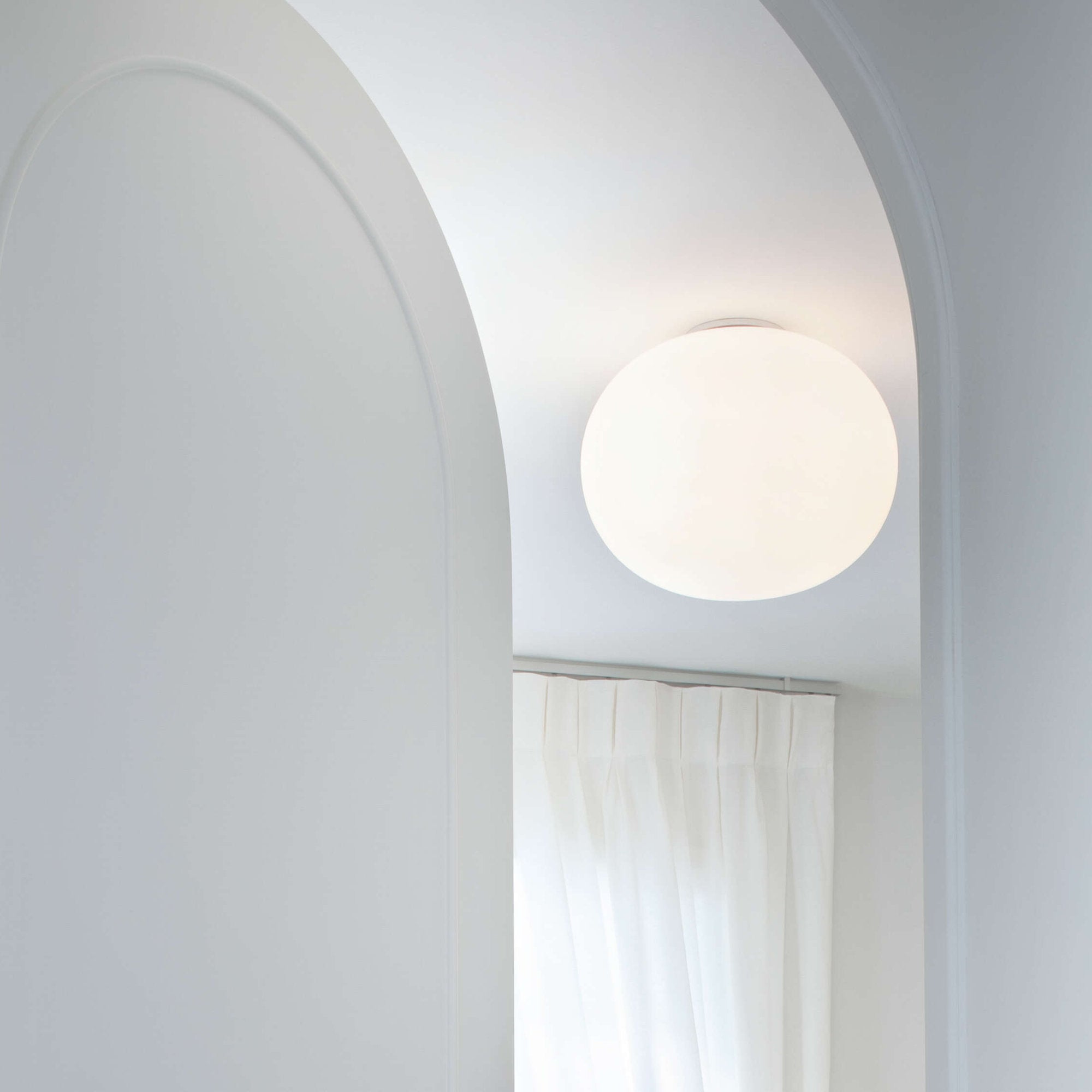 Glo-Ball 1 Ceiling Lamp - White