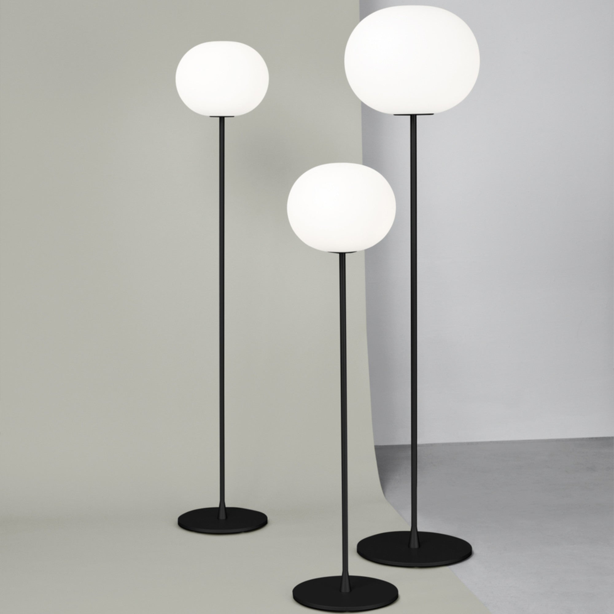 Glo-Ball 3 Floor Lamp - Matte Black