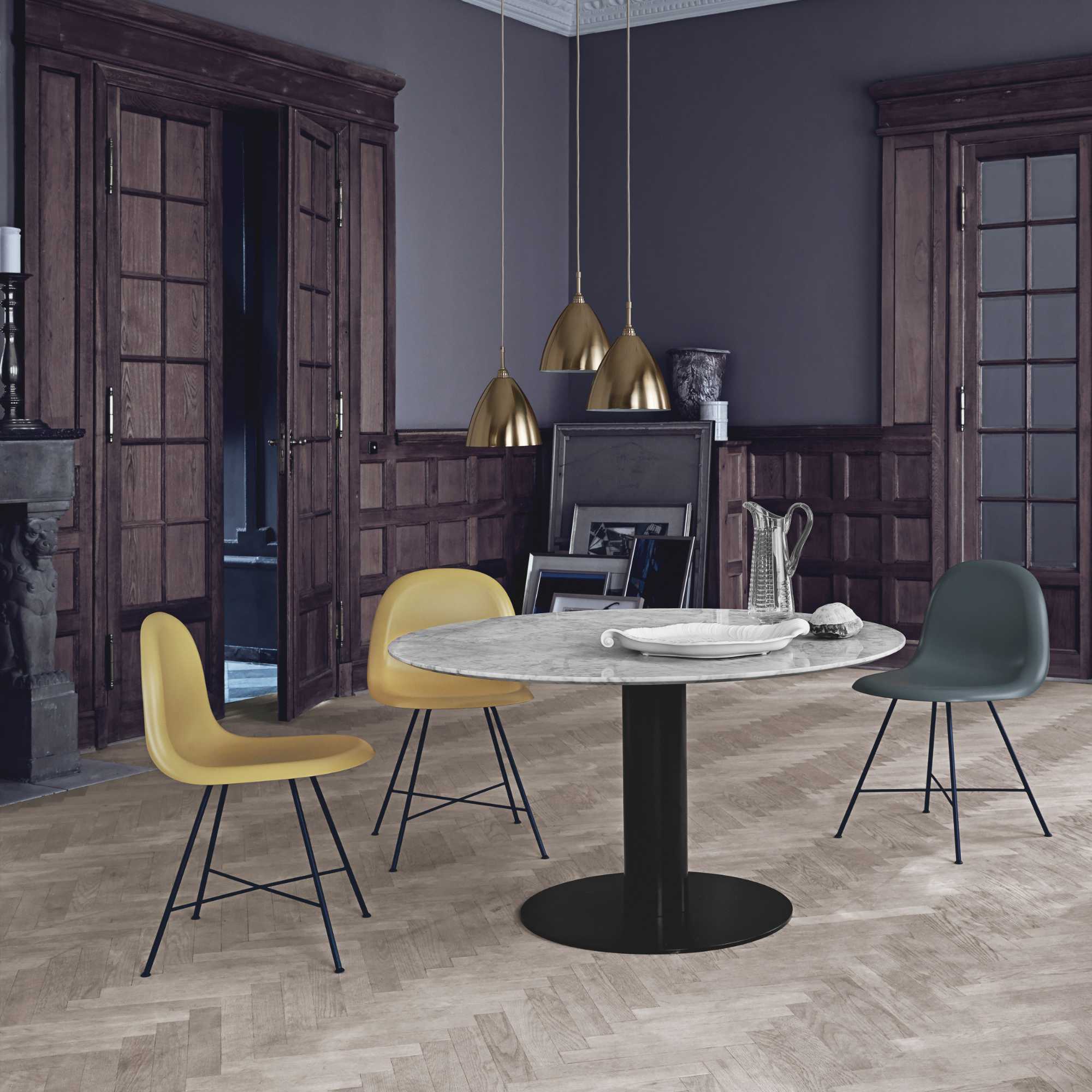 Gubi 2.0 10012774 Round Dining Table - Black/White Carrara Marble-2