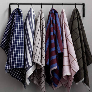 Hale Yarn Dyed Linen Tea Towels - أوف وايت/أزرق