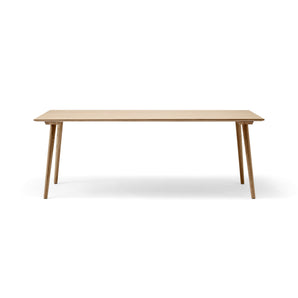 In Between SK5 Dining Table - Clear Lacquered Oak