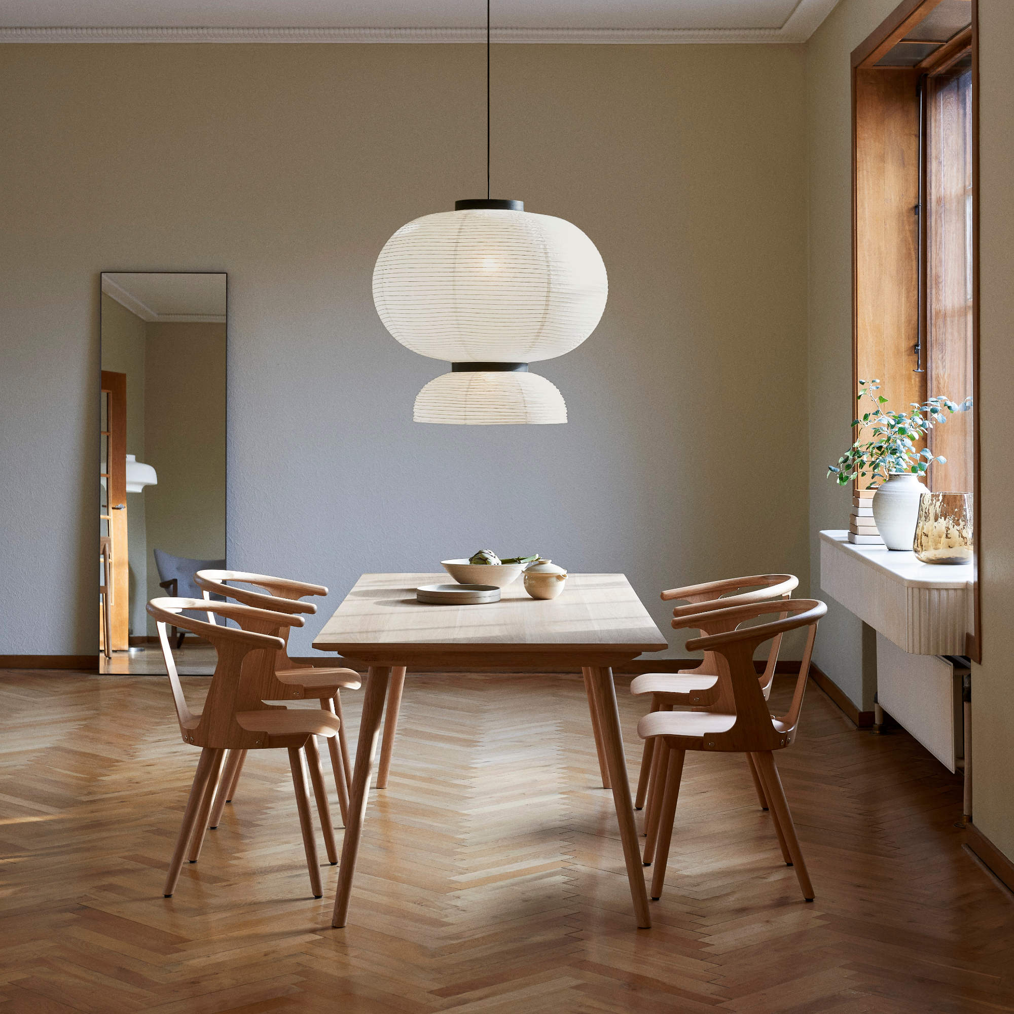 In Between SK5 Dining Table - Smoked Lacquered Oak