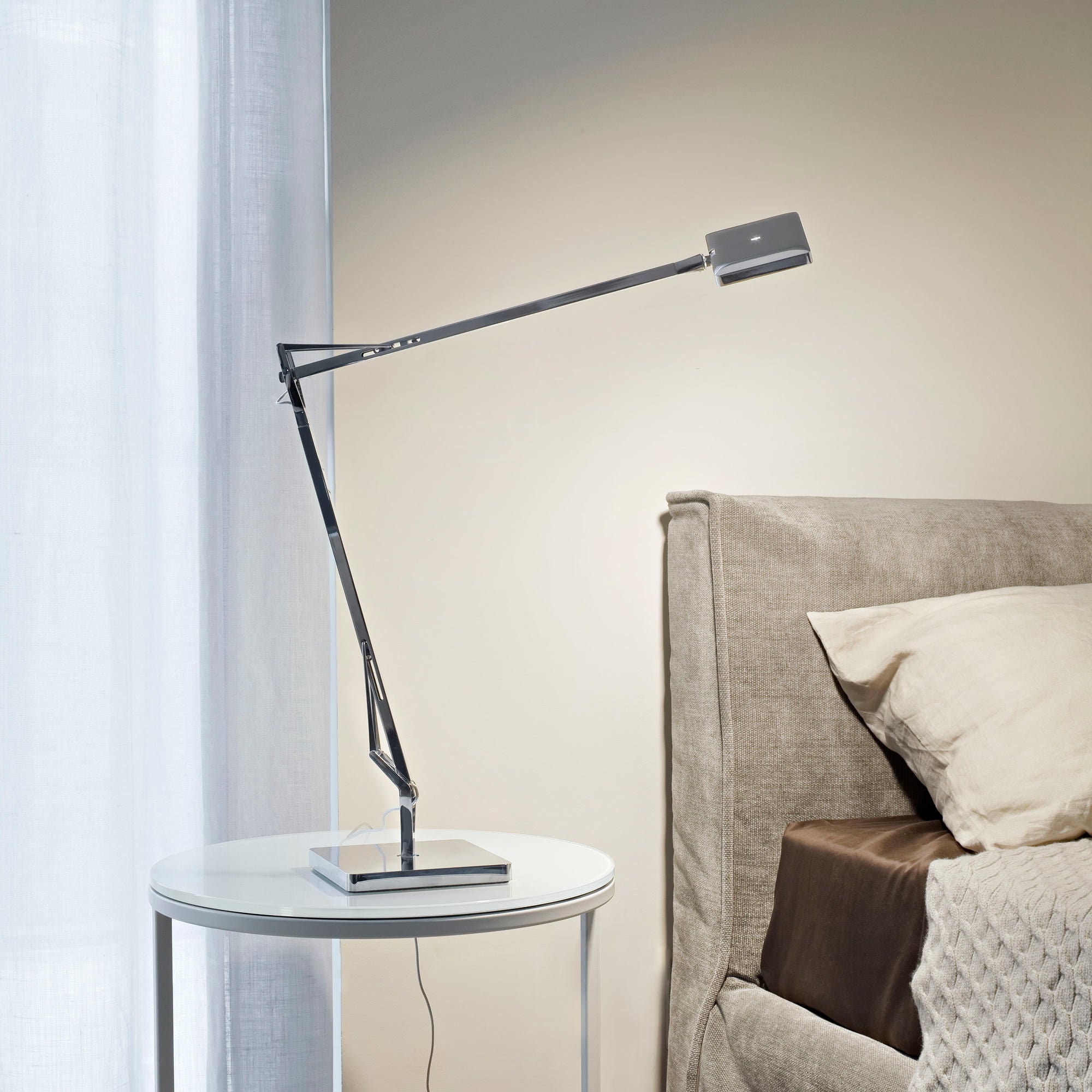 Kelvin Edge Base Table Lamp - Black-4