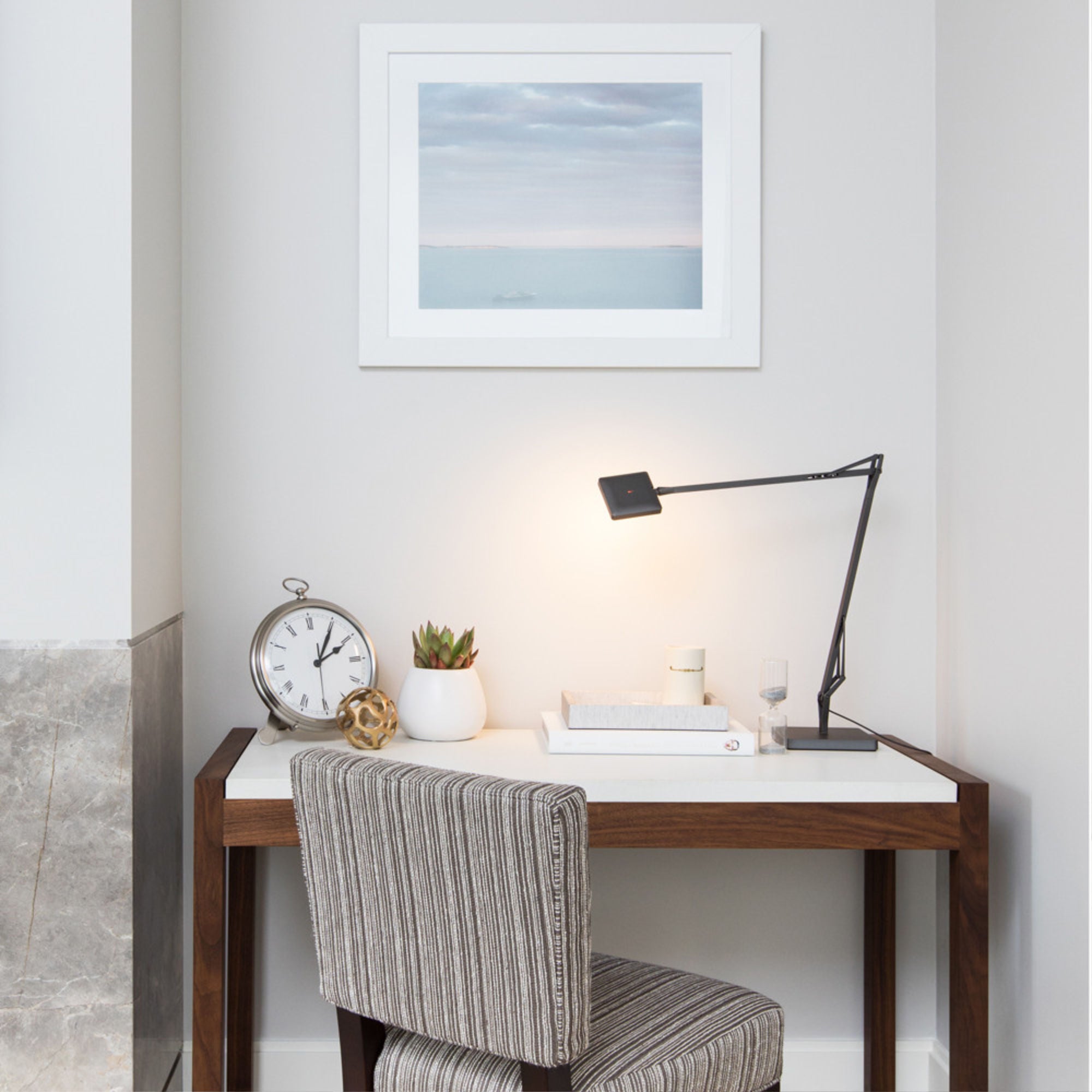 Kelvin Edge Base Table Lamp - White-3