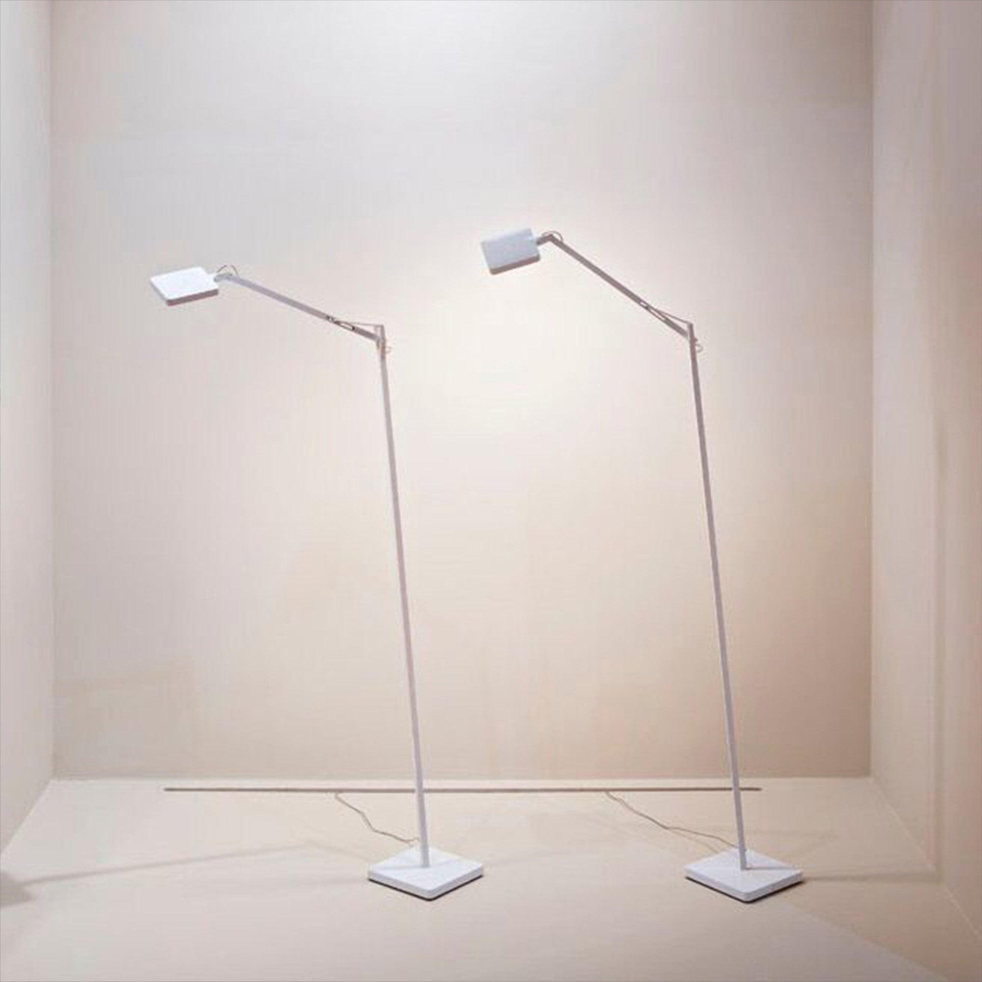 Kelvin LED Floor Lamp - White-3