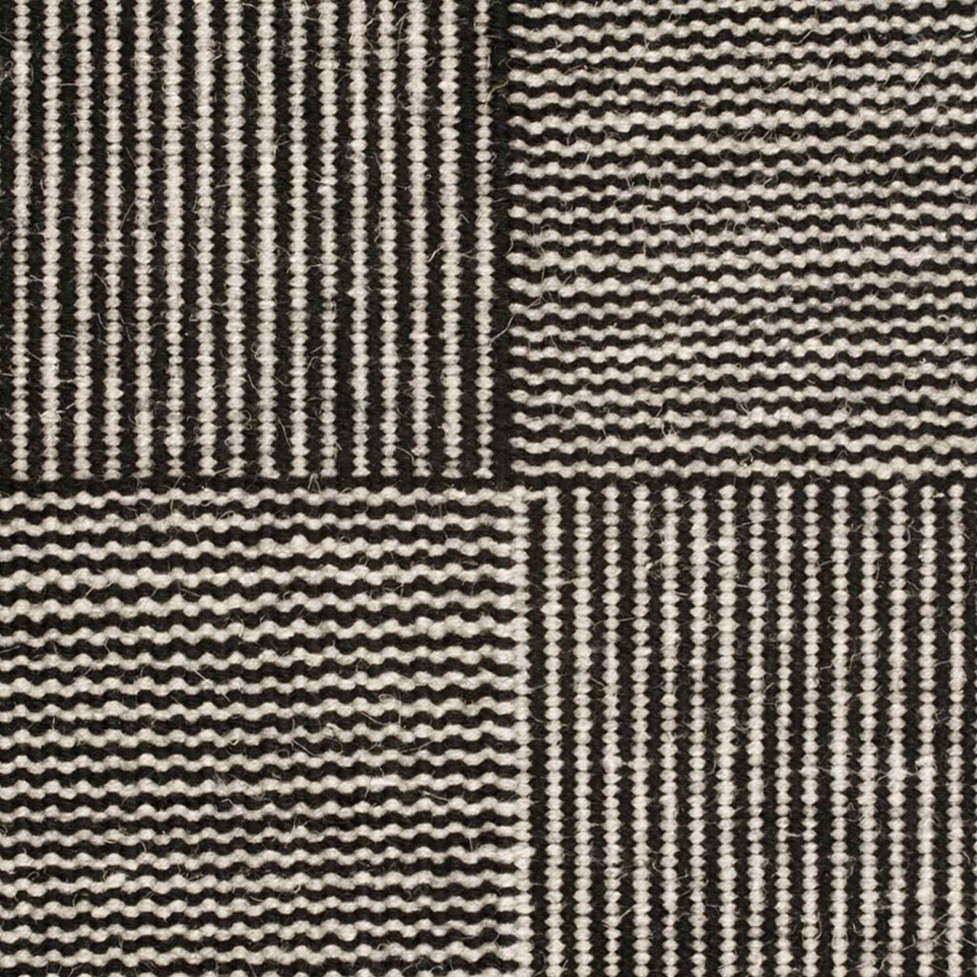 Kent Rug - Black - 300x250-2