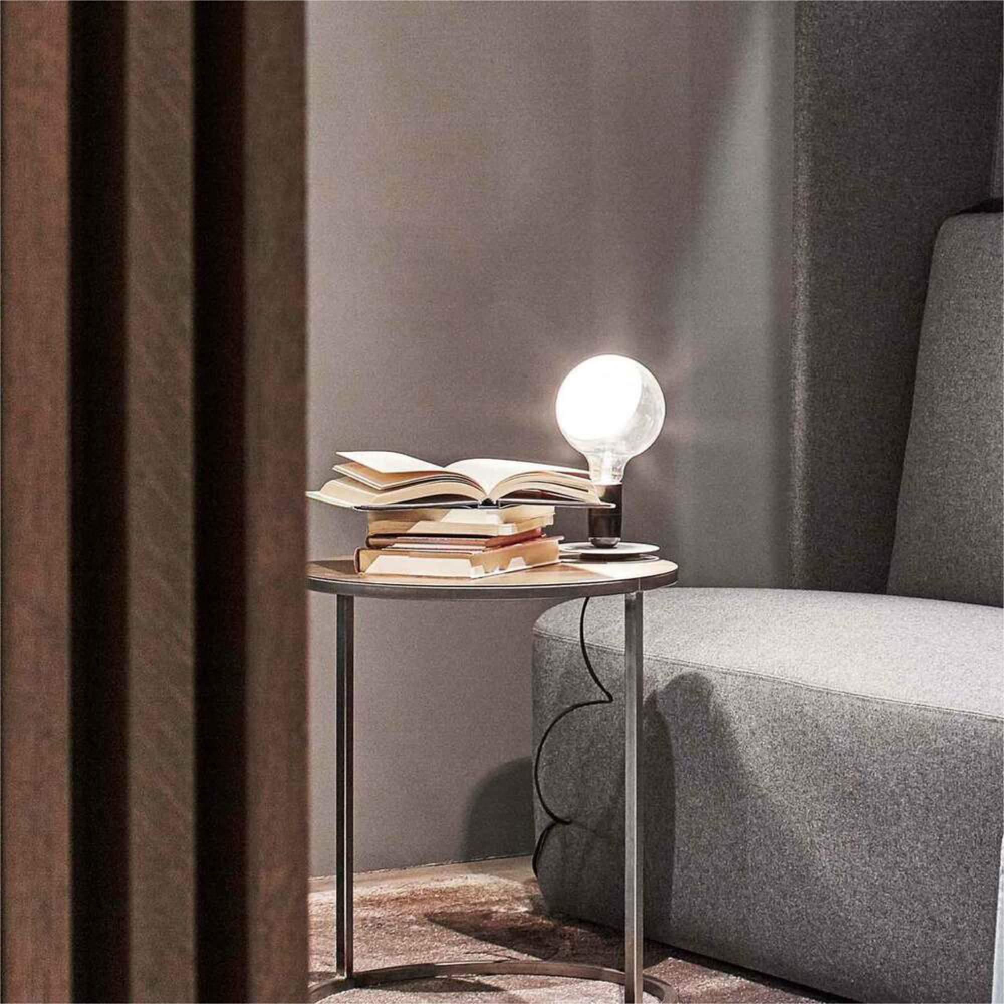 Lampadina Table Lamp - Black