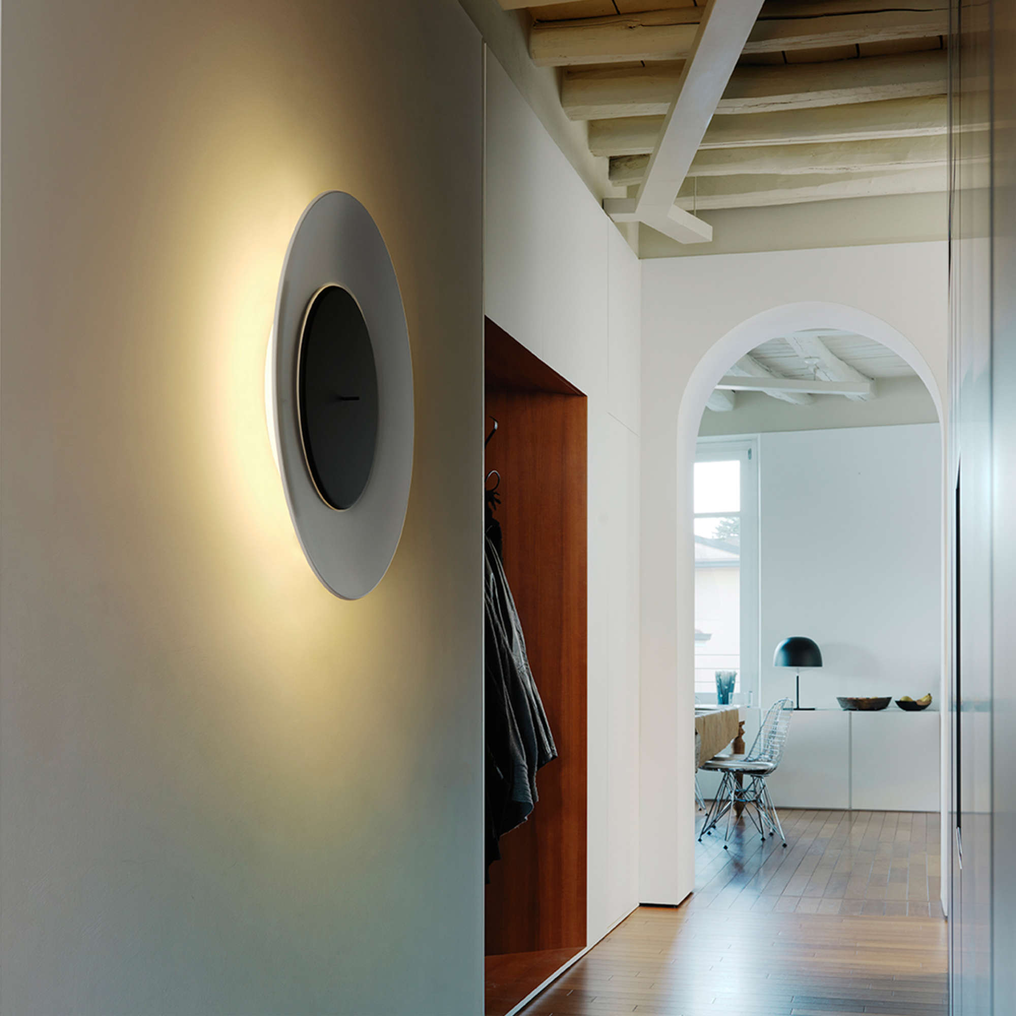 Lunaire Wall Lamp - Black/White