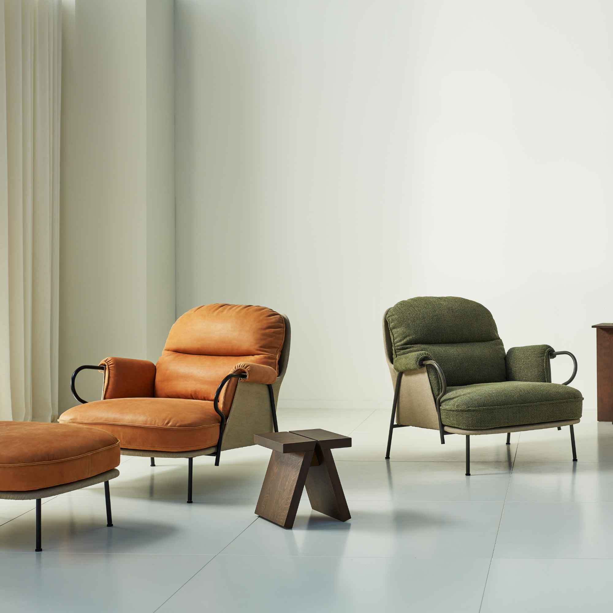 Lyra Lounge Chair - Fabric G (Safire 001)-4