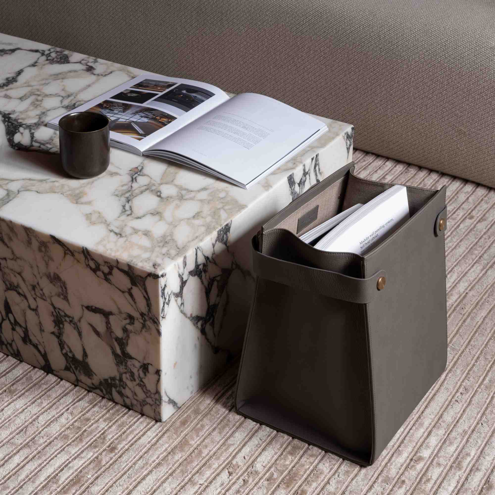 Magazineholder - Black-2