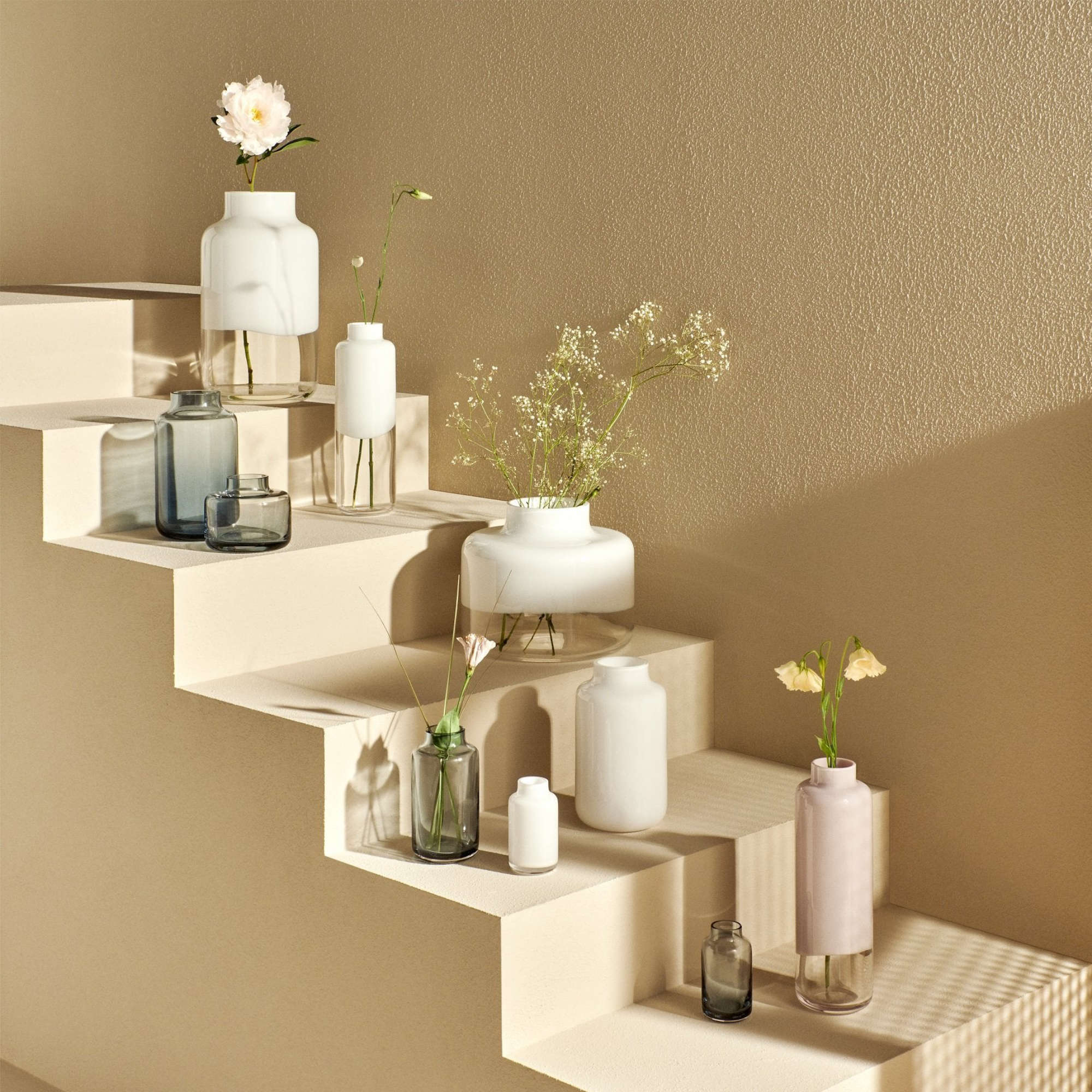 Magnolia Vase - Small/White/Clear