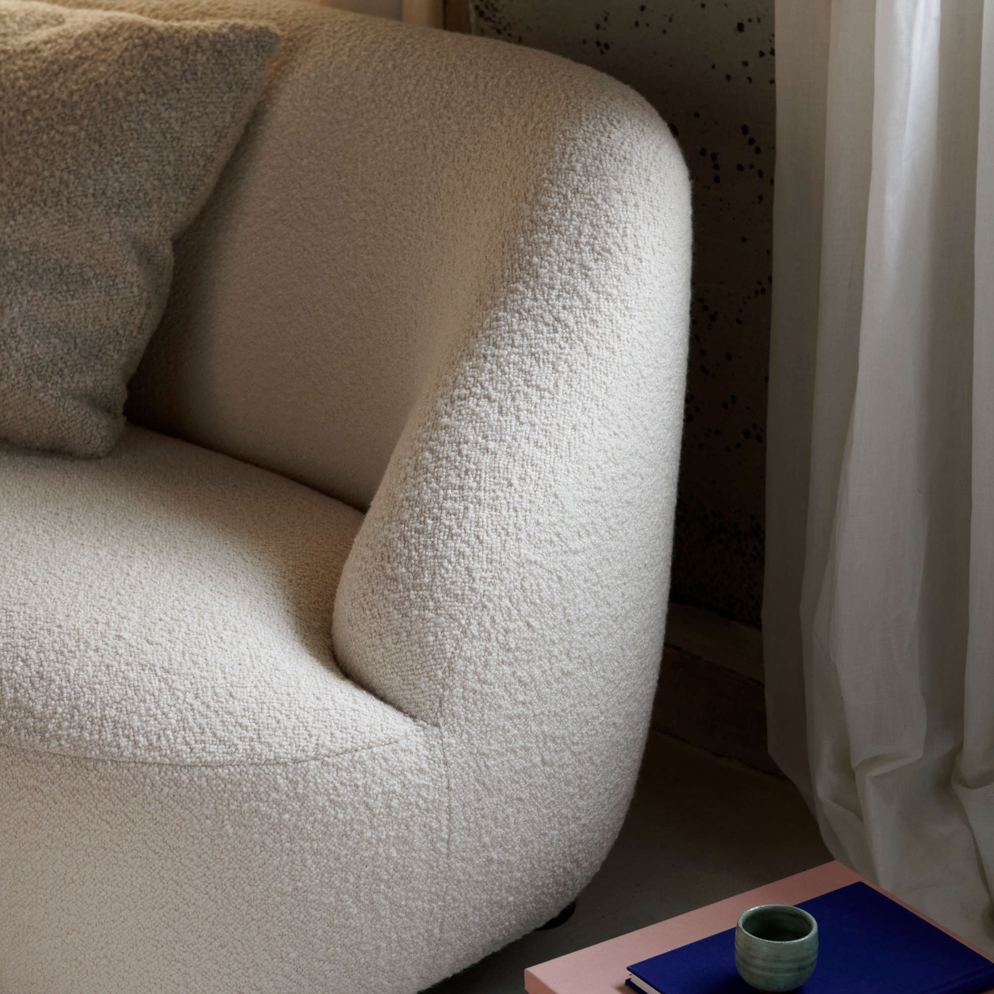 Margas LC3 Sofa -  Oak/Fabric (Karakorum 001)-3