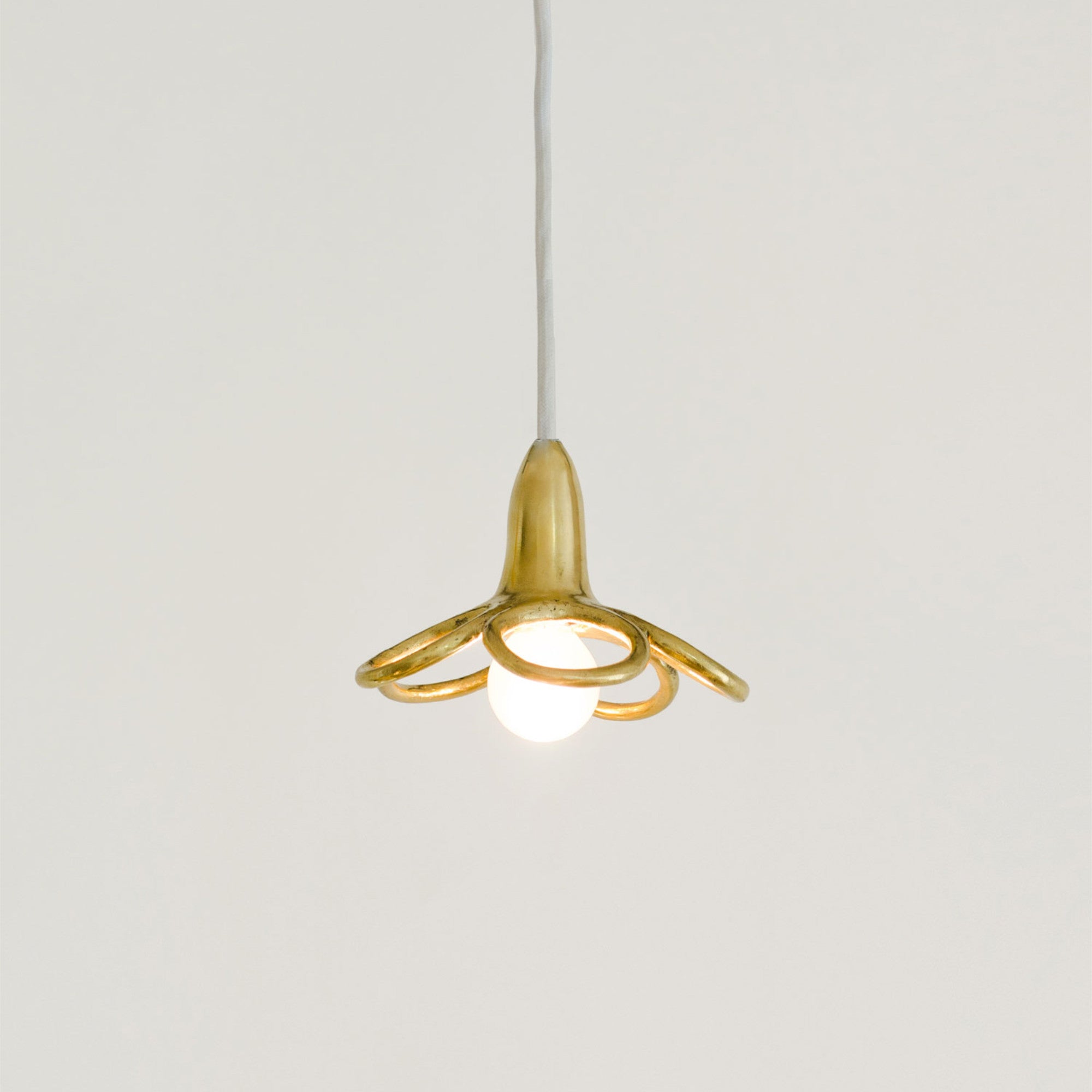 Marguerite Pendant Lamp - Brass/White