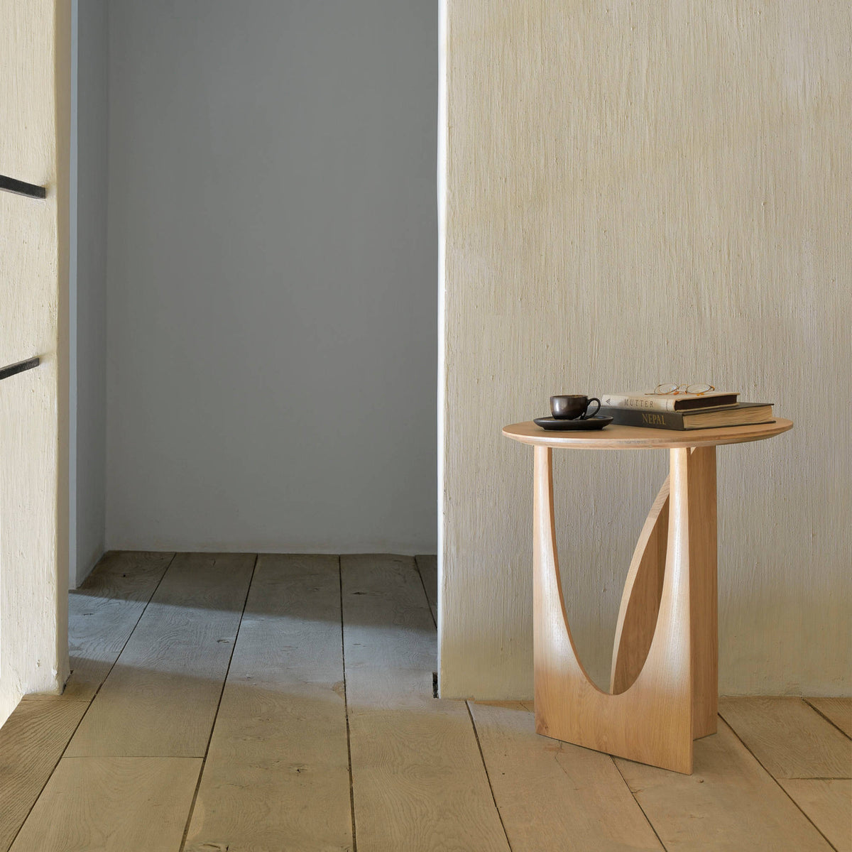 Geometric 50537 Side Table - Varnished Oak-3