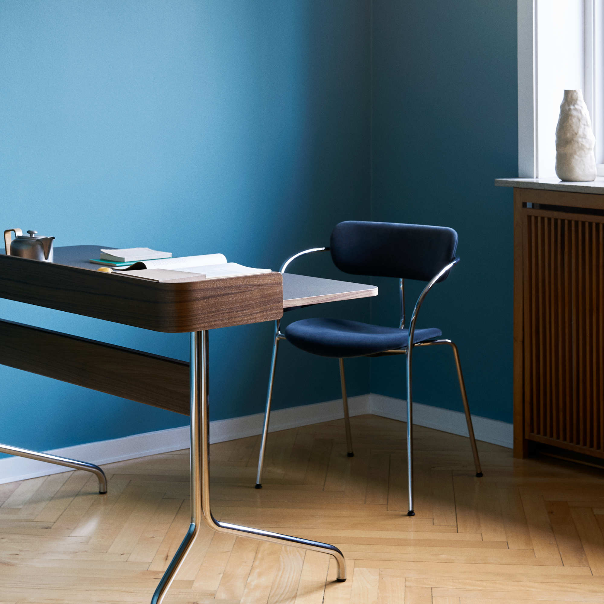 Pavilion AV13 Black Base Dining Chair - Black/Fabric 5 (Karakorum 001)