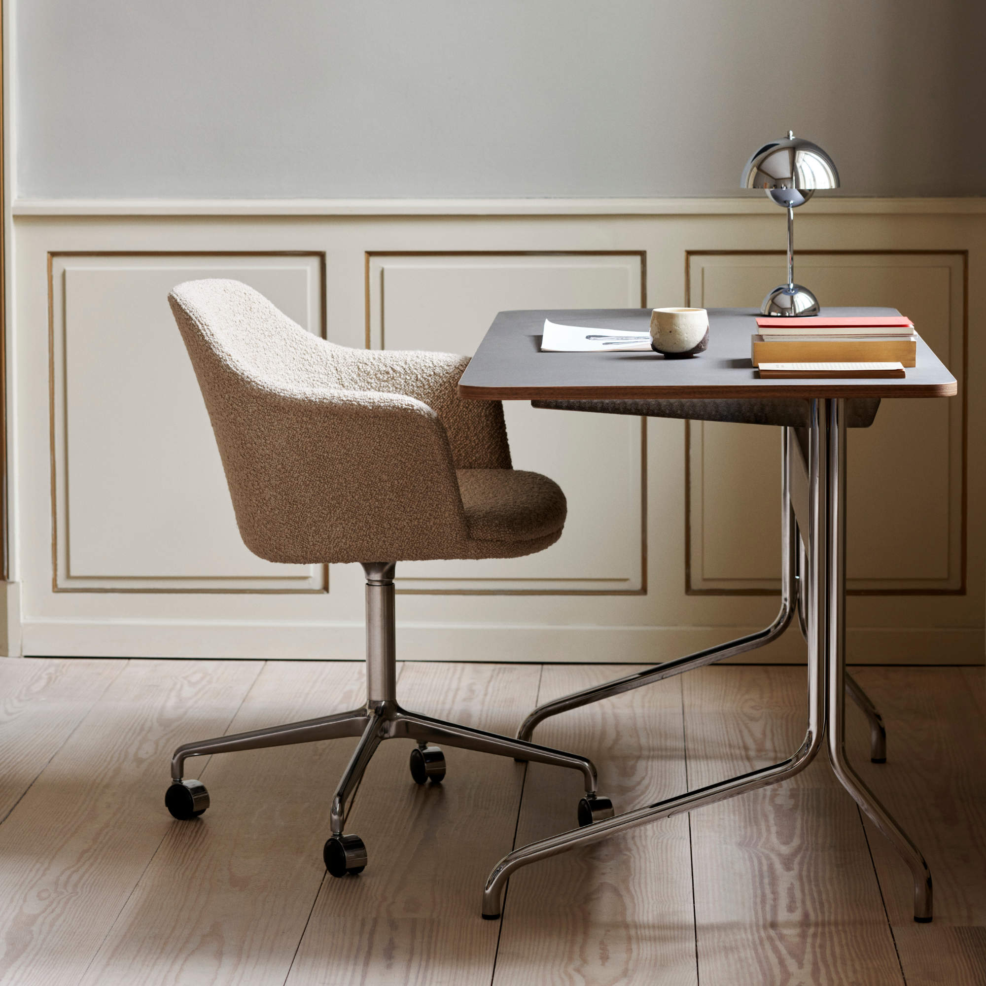 Pavilion AV16 Desk - Chrome/Oak/Mushroom Linoleum 4176-8