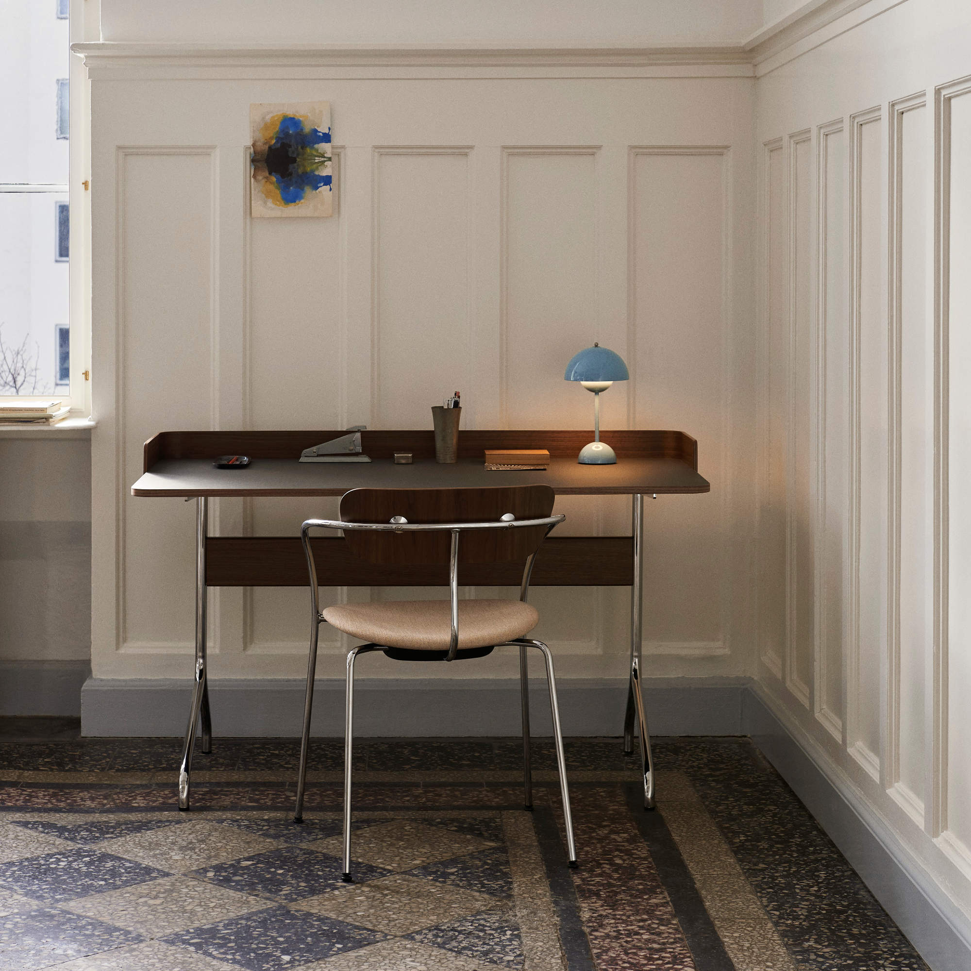 Pavilion AV17 Desk - Chrome/Oak/Mushroom Linoleum 4176-6