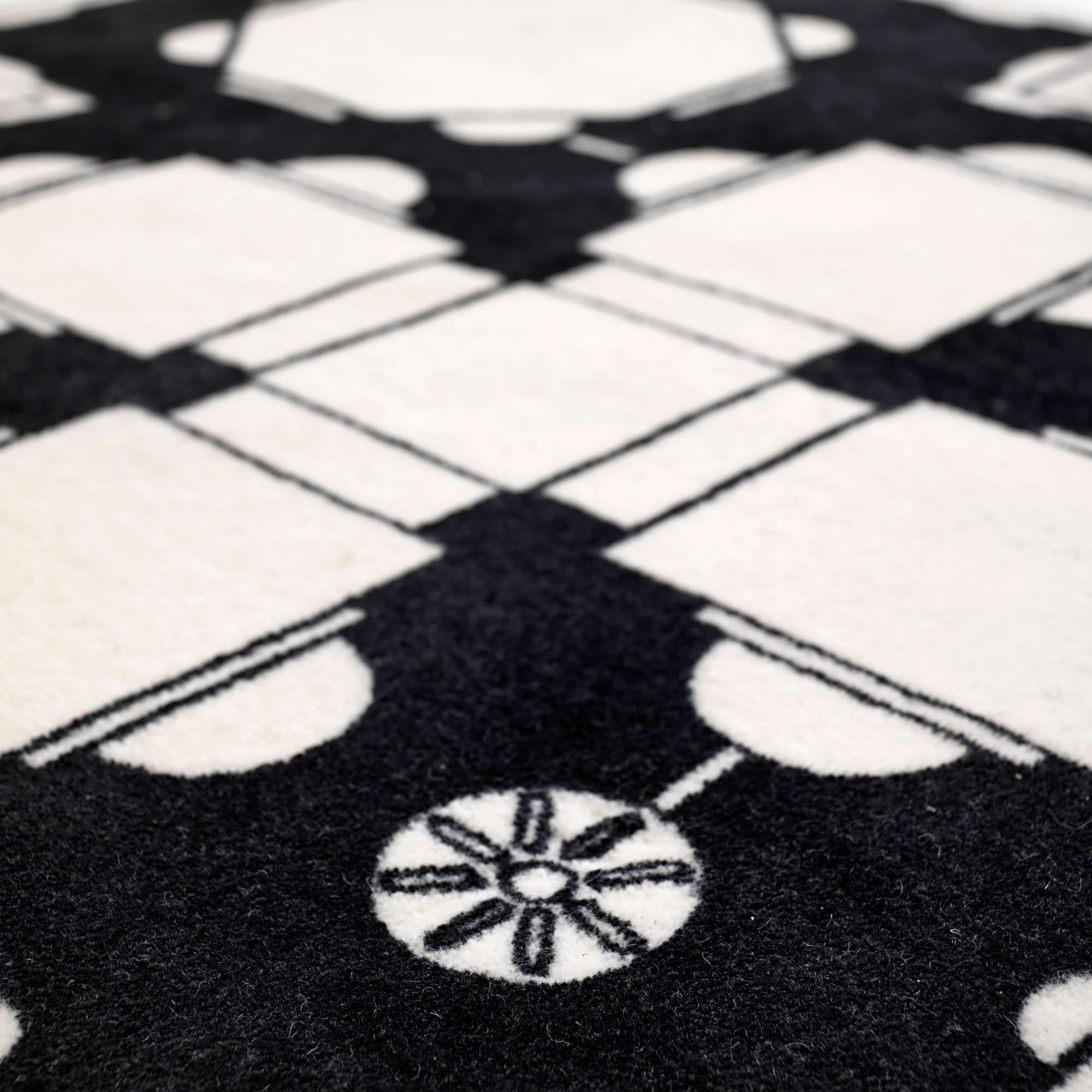 Pietro Rug - Black & White - 270 x 270-4