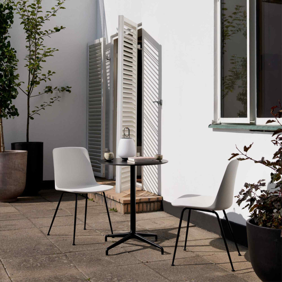 Rely Dining Chair – 47x82 / Steel (Black) / Polypropylene (White)-3