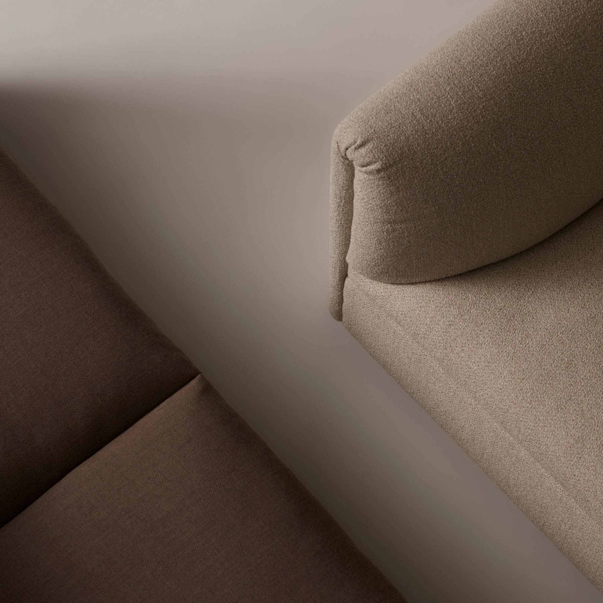 Retreat 284 Sofa - Fabric D (Grace 10 Natur)