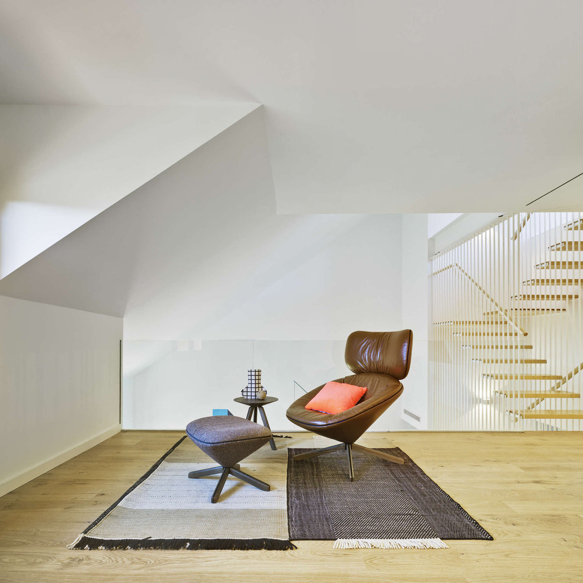 Tortuga Armchair – 86x109 / Wood (Anthracite Ash) / Fabric 8 (Febrik - Coral)/Fabric 9 (Febrik - BonBon)-5