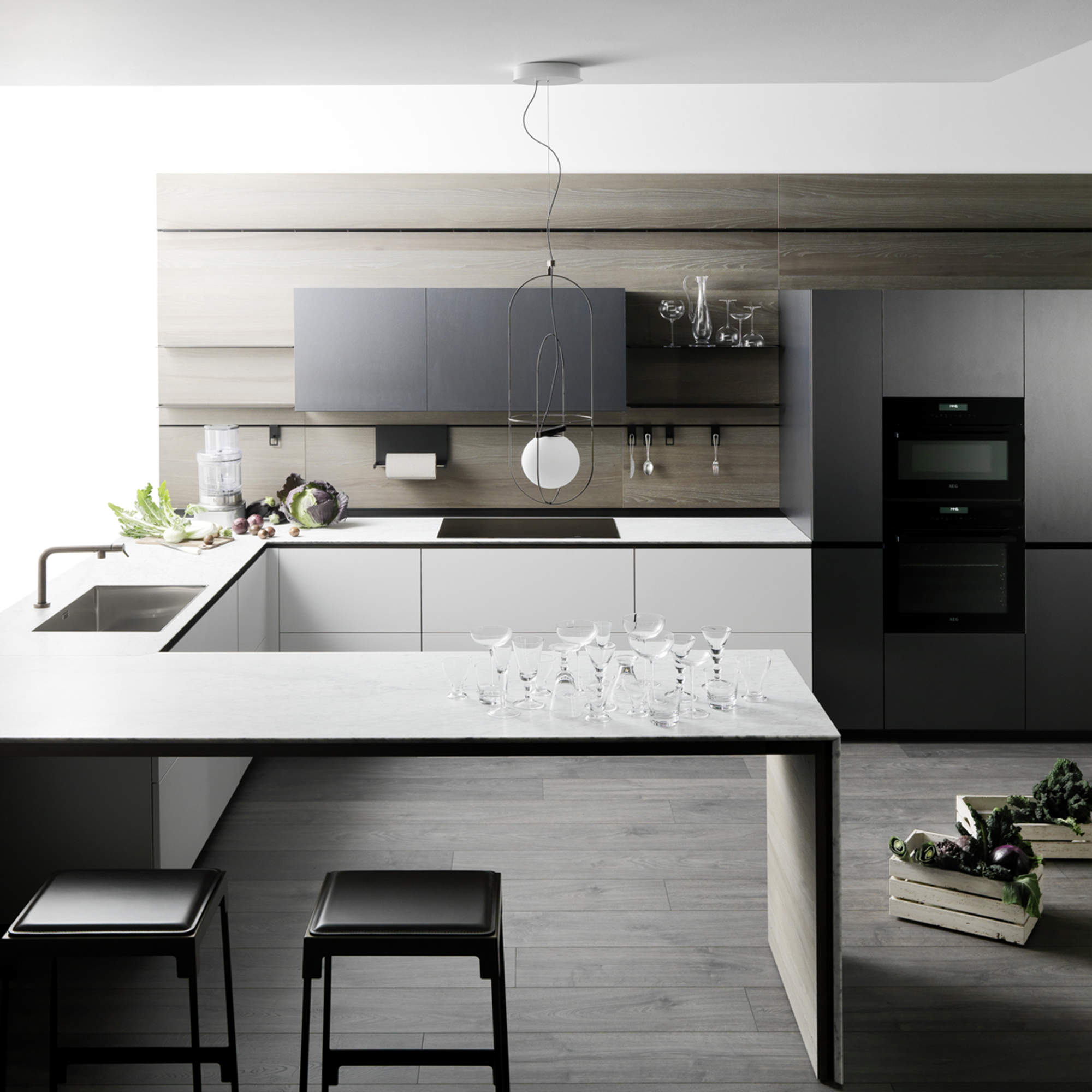 Setareh Small Pendant Lamp -Black/White