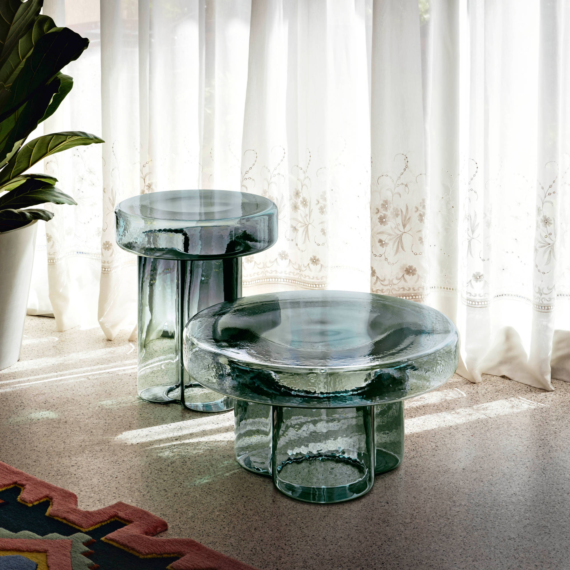 Soda TS 510 Side Table - Petrol Green Blown Glass