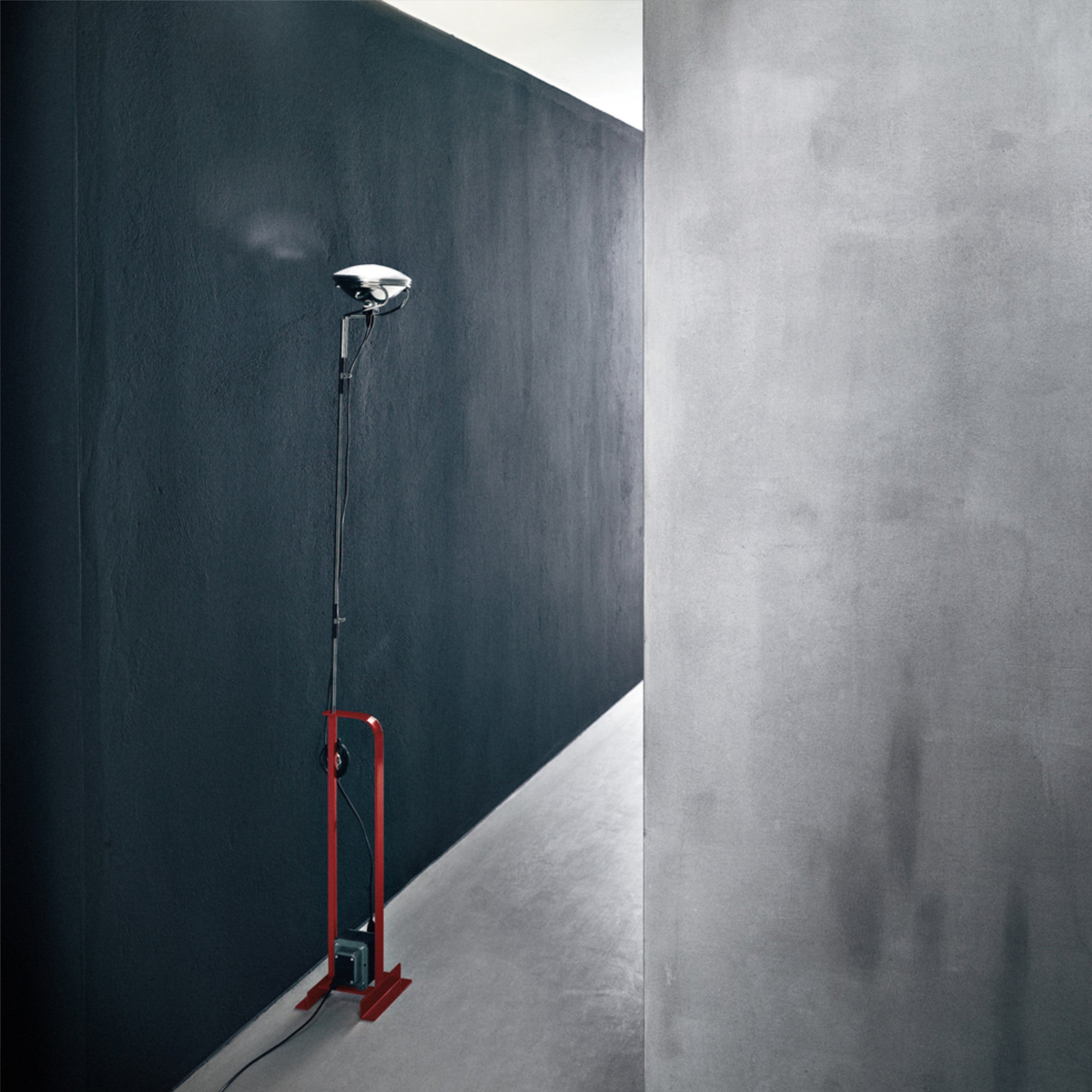 Toio LED Floor Lamp - Red