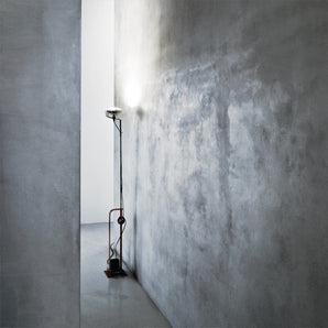 Toio Floor Lamp - Matte Black