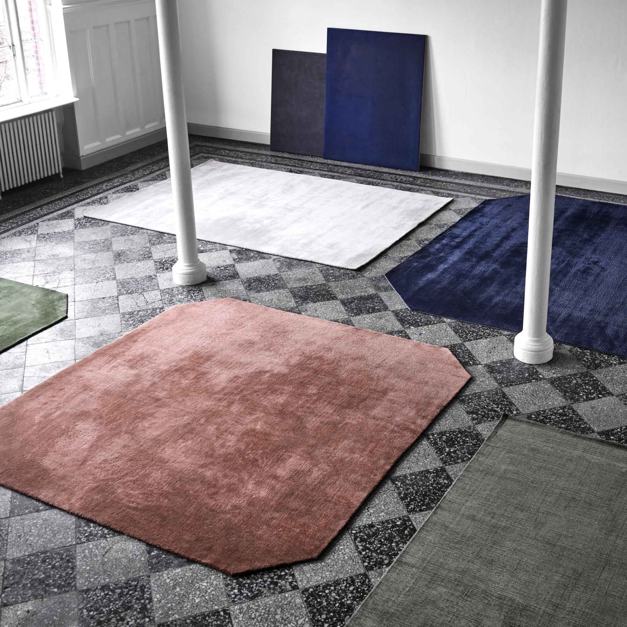 The Moor AP6 Rug - Red Heather - 240 x 240