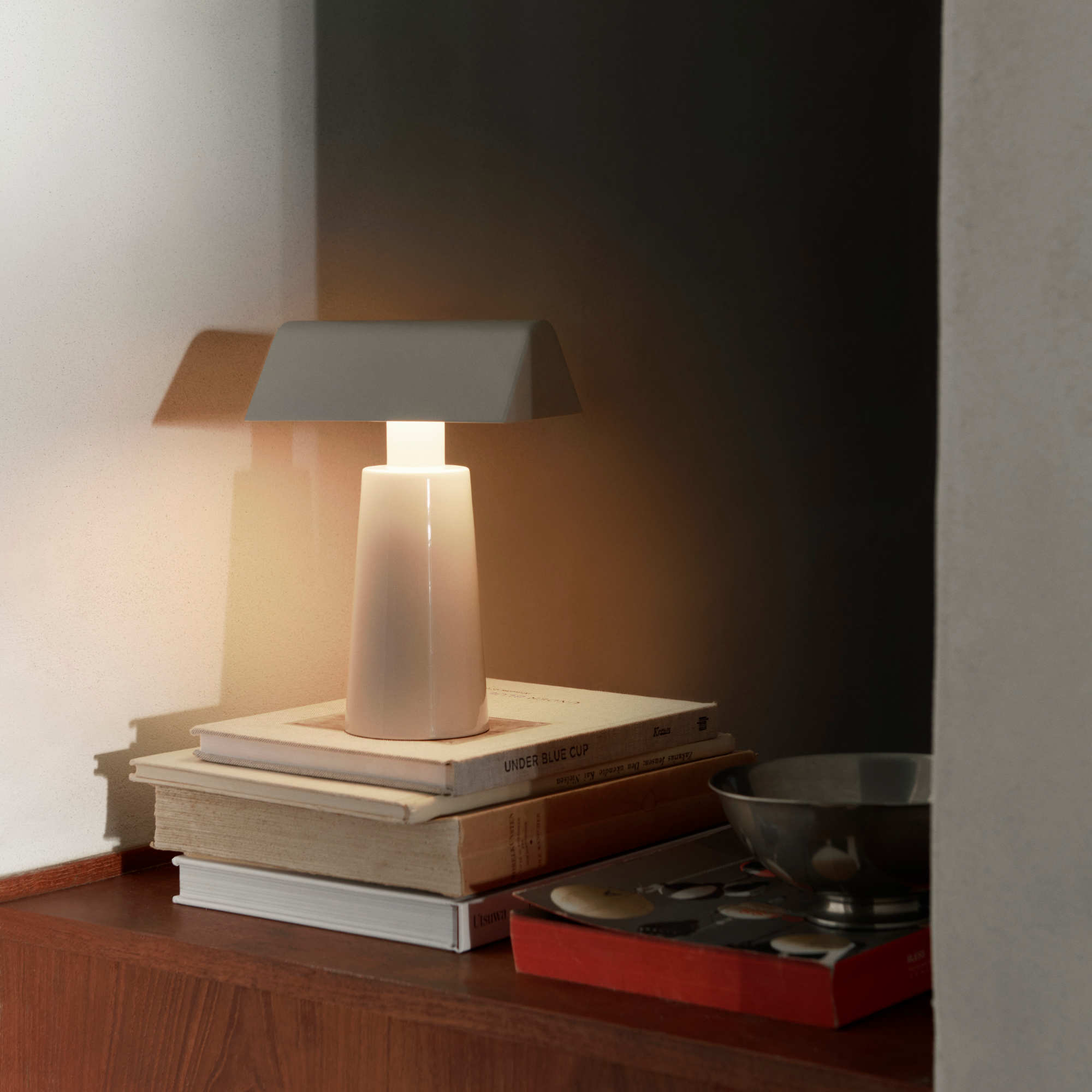 Caret MF1 Portable Table Lamp - Silk Grey-4